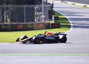 开云sport-红牛二队翻盘法拉利，阿隆索惊艳四座