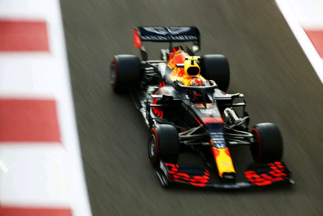 梅赛德斯翻盘阿斯顿马丁,佩雷兹刷新纪录 梅赛德斯翻盘阿斯顿马丁,佩雷兹刷新纪录