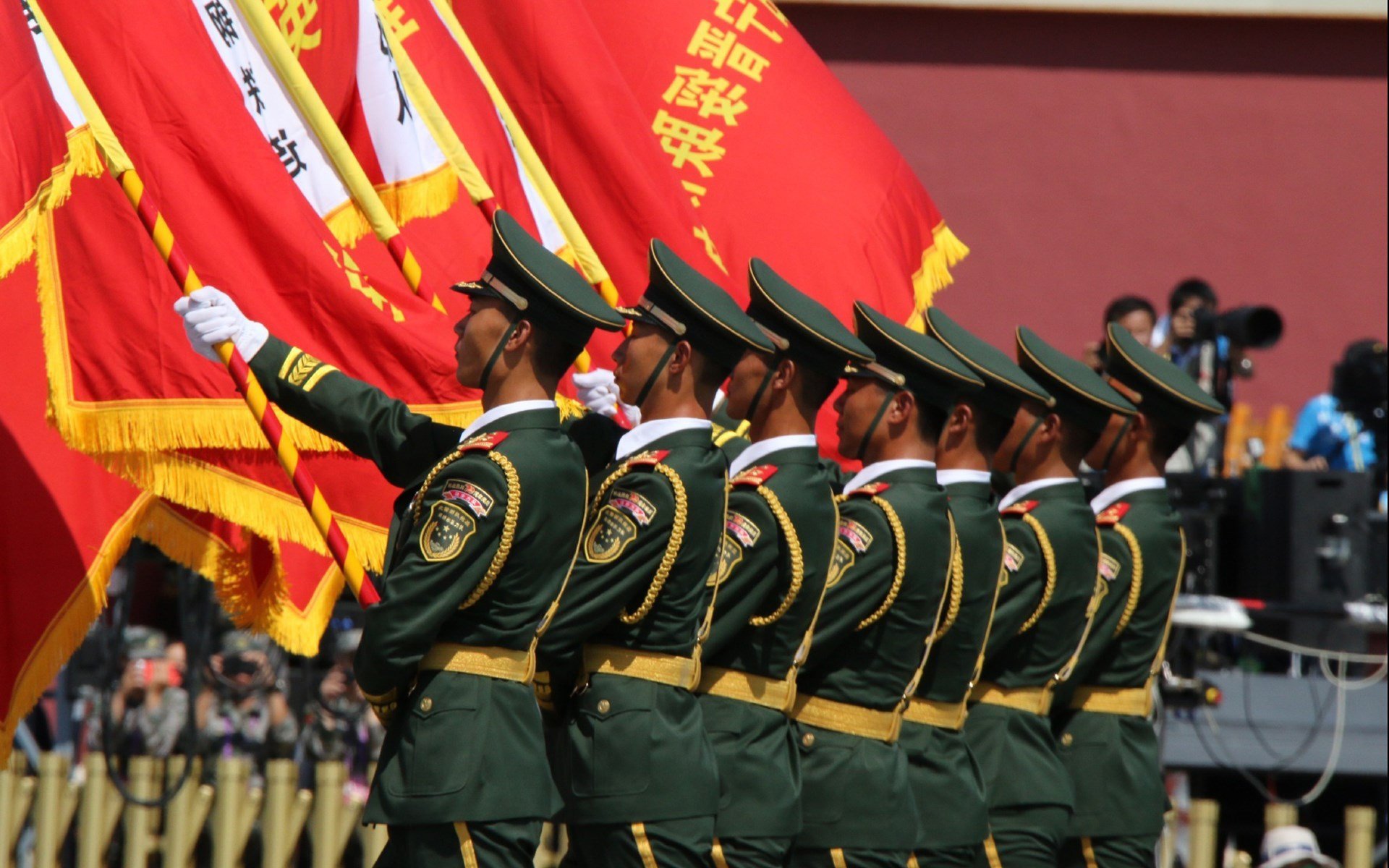 教科书式防守与团队纪律，斯通斯封杀姆巴佩，加纳力抗法国彰显黑马本色