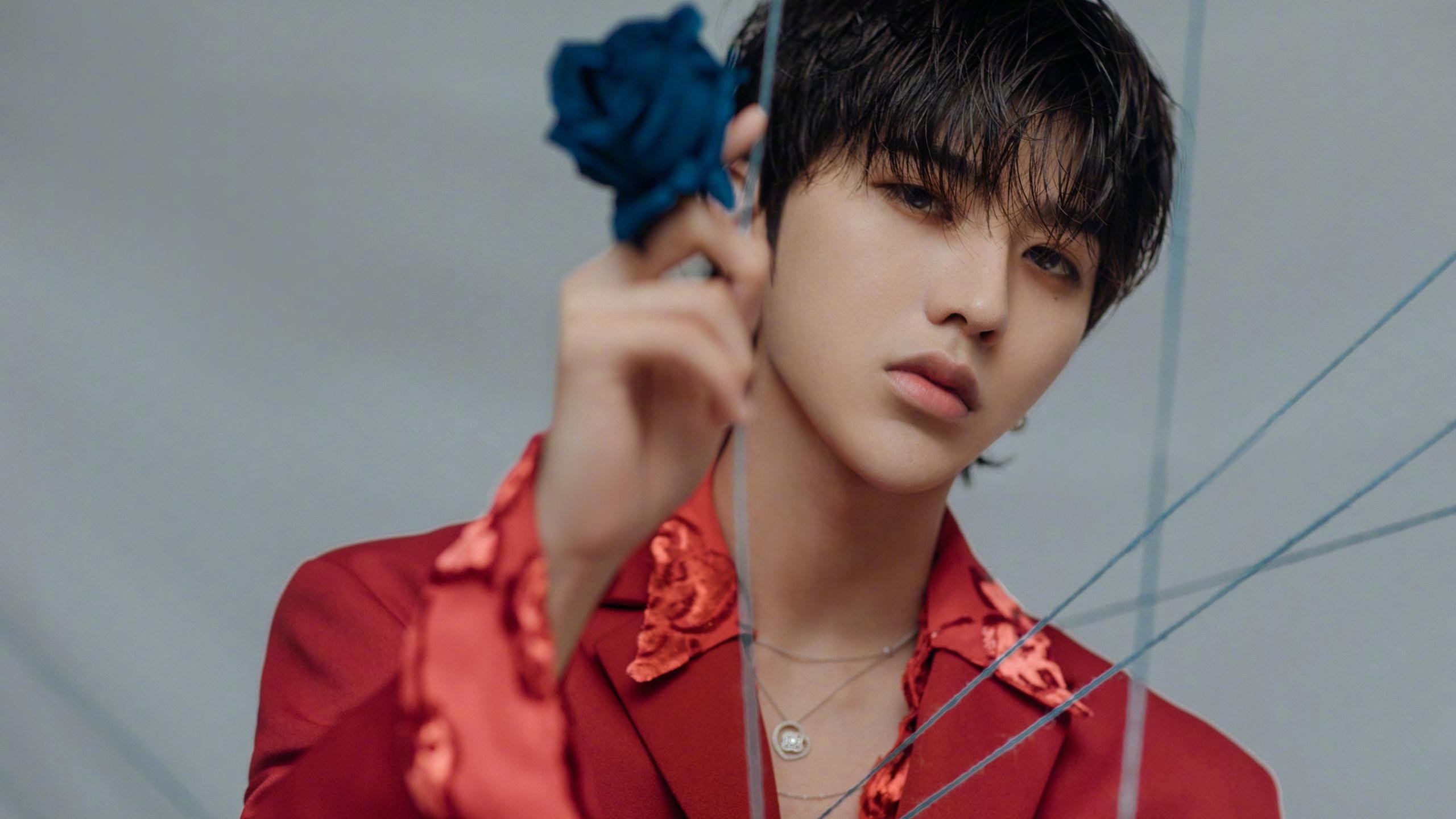 孤胆破铁壁，阿尔瓦雷斯双响炮轰碎巴拉圭马赛绞肉机